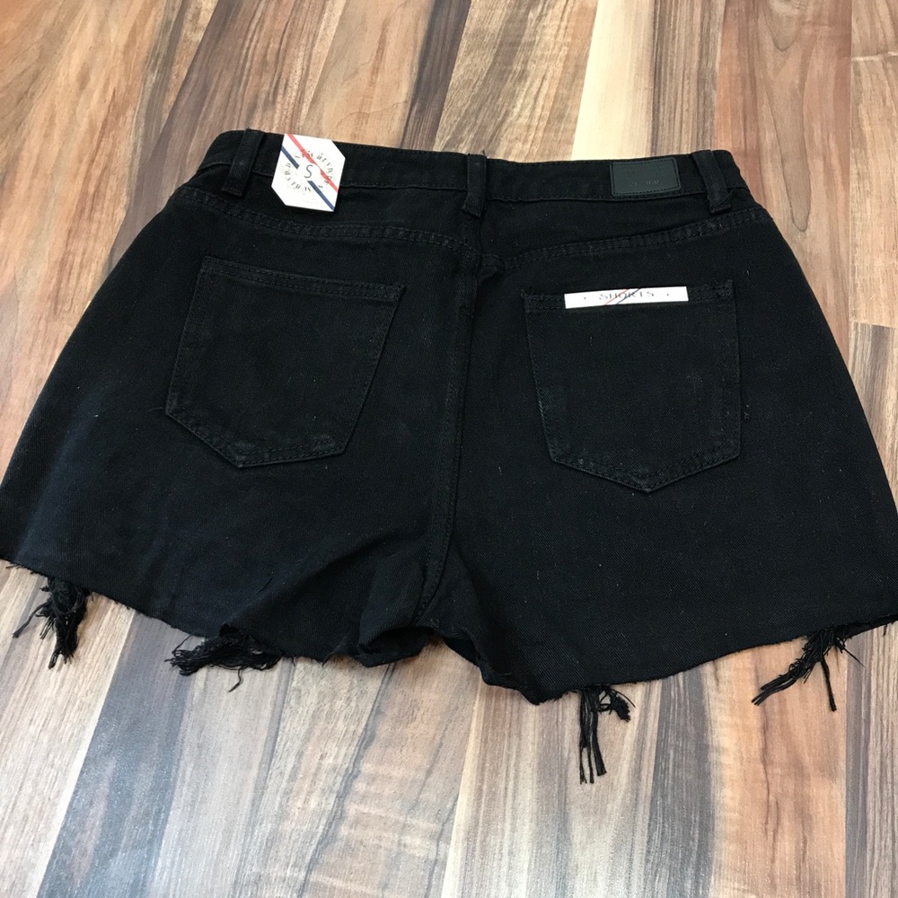 ‼️ High Waist Black Ripped Jean Denim Shorts - Picture 4 of 7